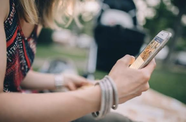 Should Social Media Have Age Restrictions?